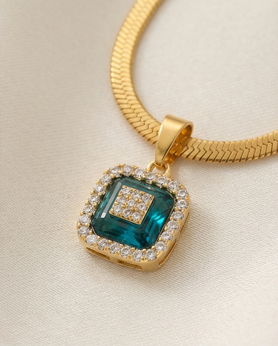 TURKUAZ KARE TAŞLI GOLD RENK KOLYE