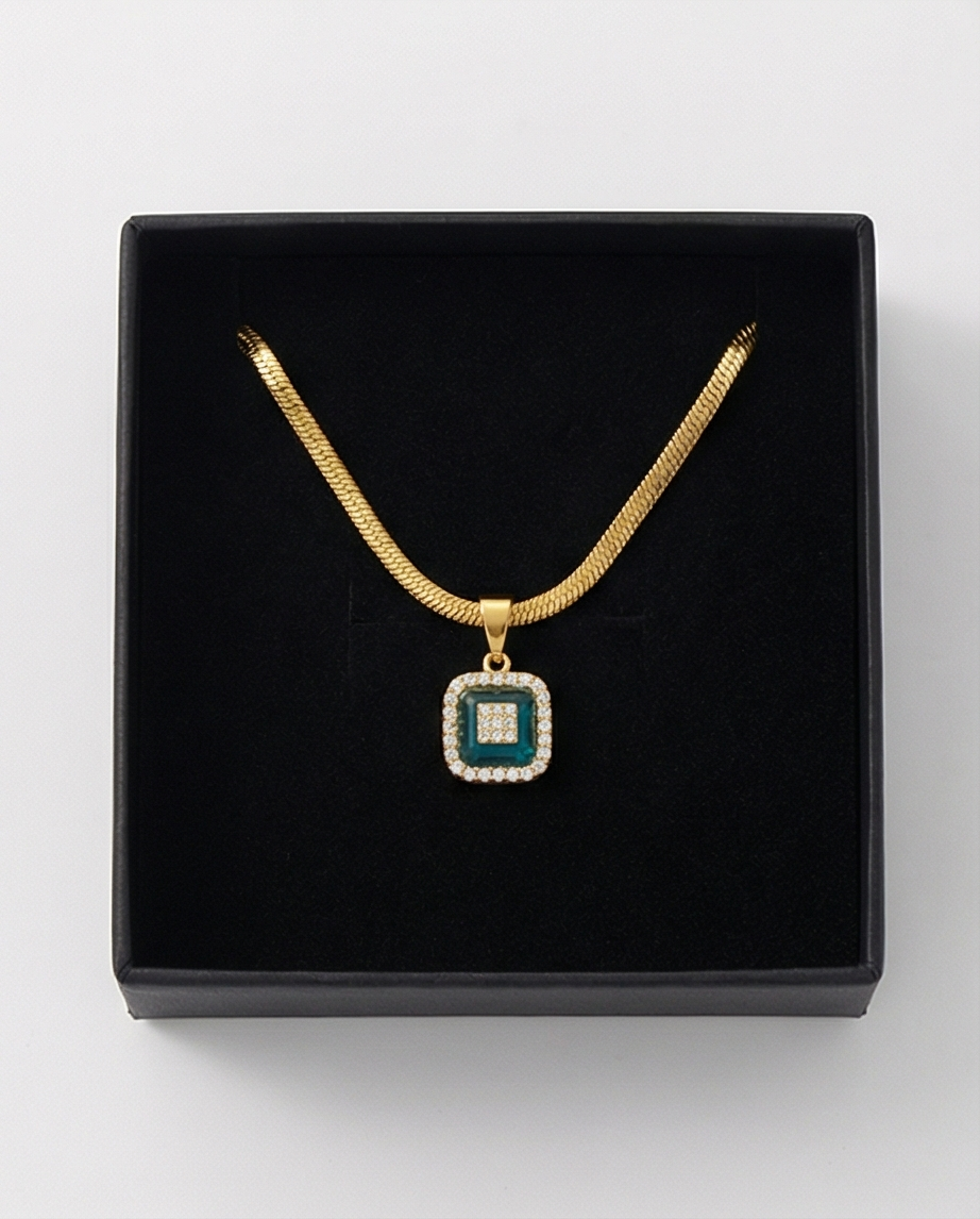 TURKUAZ KARE TAŞLI GOLD RENK KOLYE