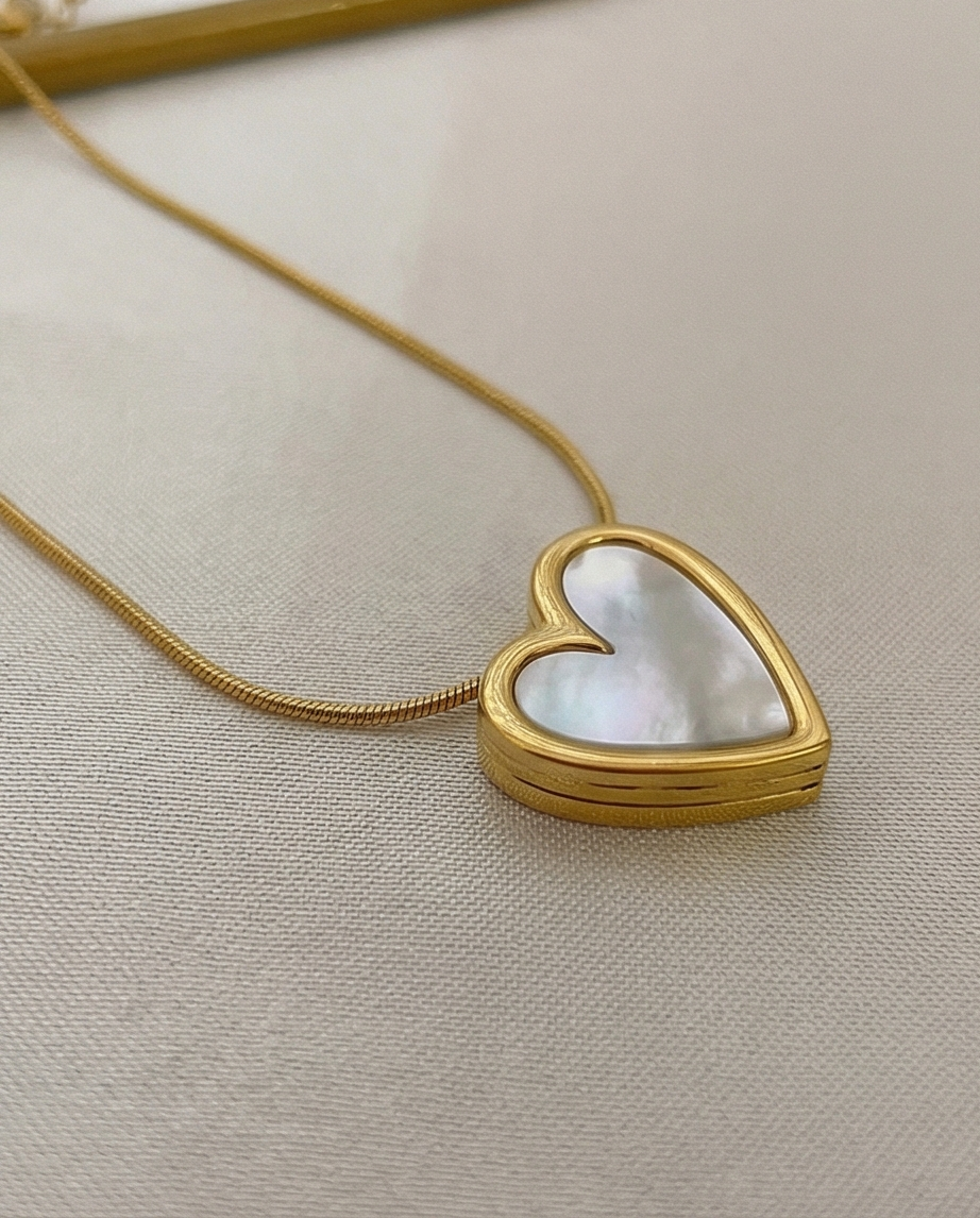 SEDEFLİ KALP KOLYE GOLD RENK KOLYE