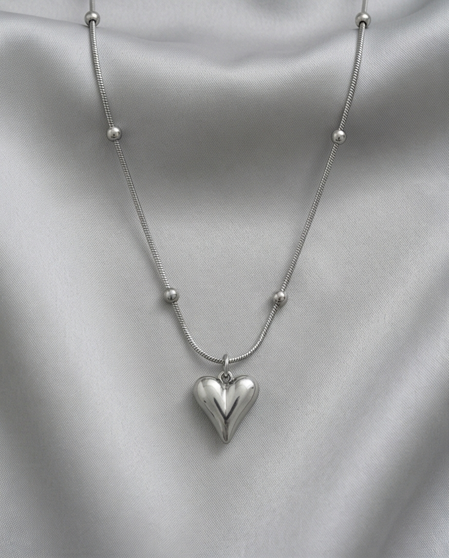 BONCUK ZİNCİRLİ KALP GÜMÜŞ RENK KOLYE