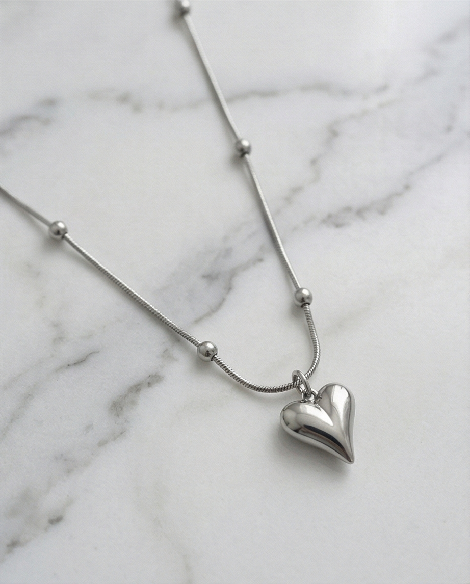 BONCUK ZİNCİRLİ KALP GÜMÜŞ RENK KOLYE